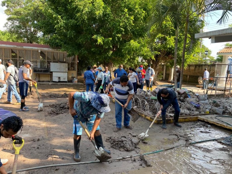 46 escuelas tuvieron afectaciones por Orlene