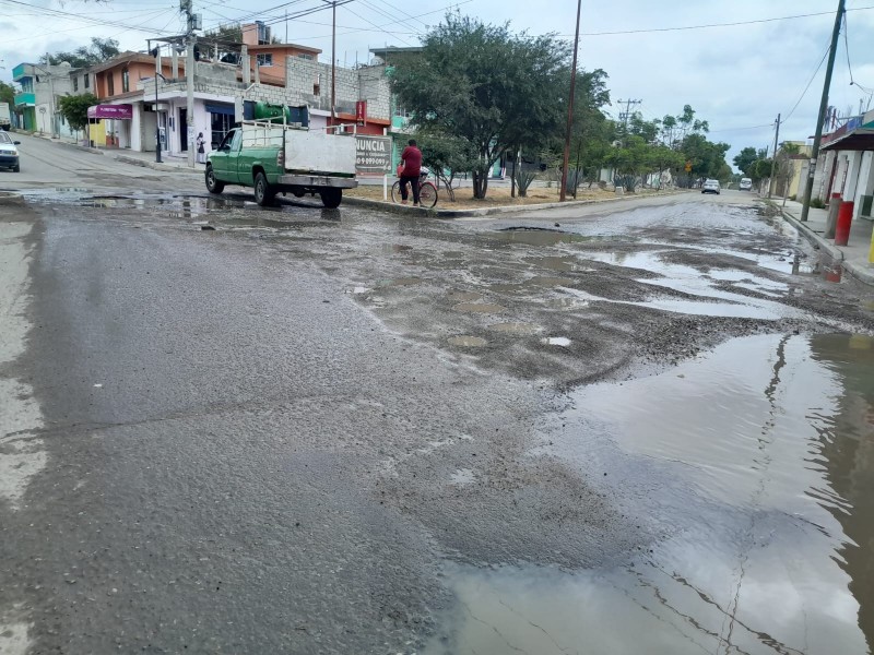 5 días con aguas negras en la Tepeyac, urge solución