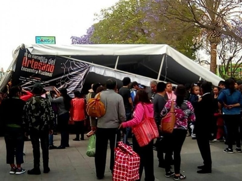 50 lesionados por caída de carpa en Hidalgo