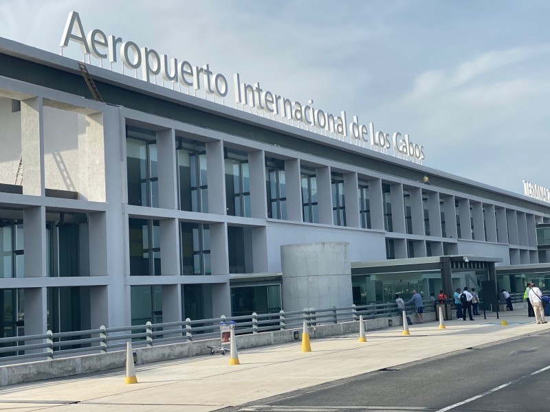 500 cancelaciones reporta aeropuerto internacional de Los Cabos