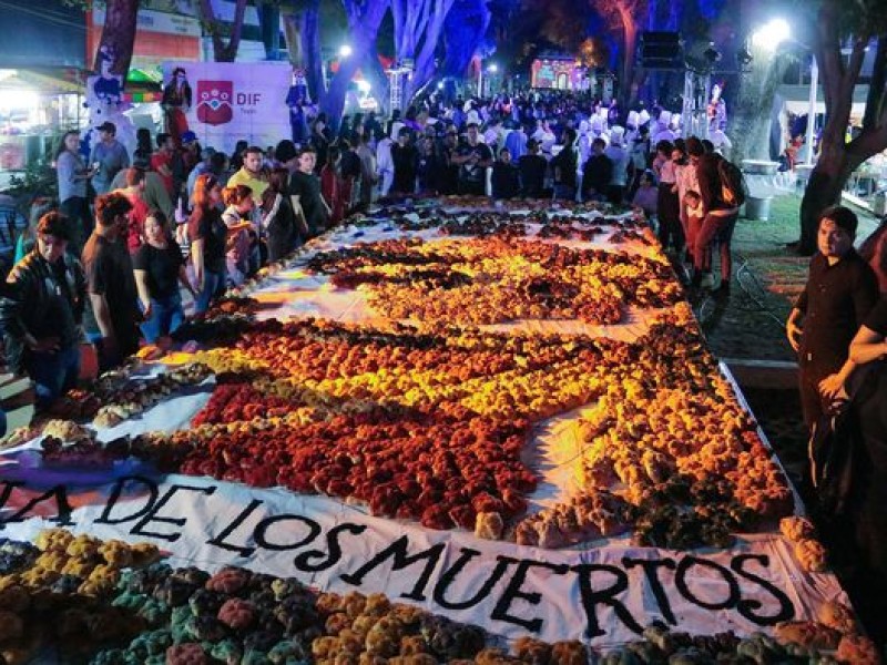 560 comerciantes participan en el de las Festival Almas Eternas