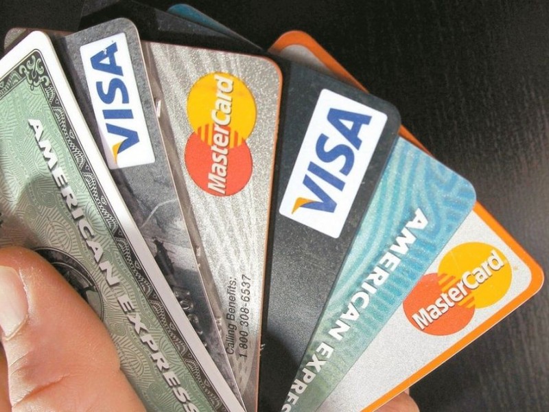 6 de cada 10 hogares con deudas por tarjetas crediticias