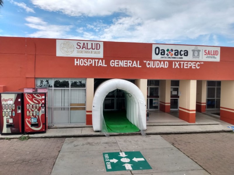 6 trabajadores del Hospital de Ixtepec permanecen en confinamiento