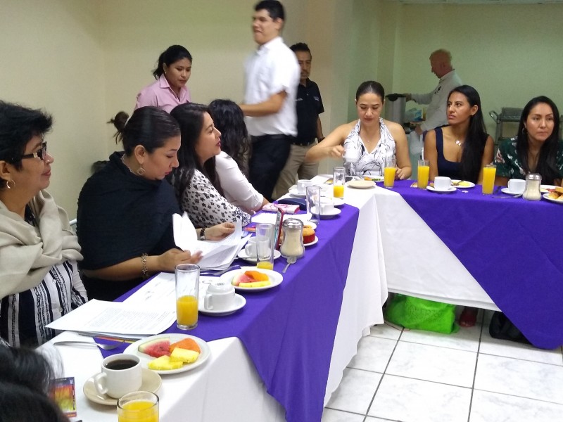 60 Mujeres firman pacto de sororidad en Chiapas