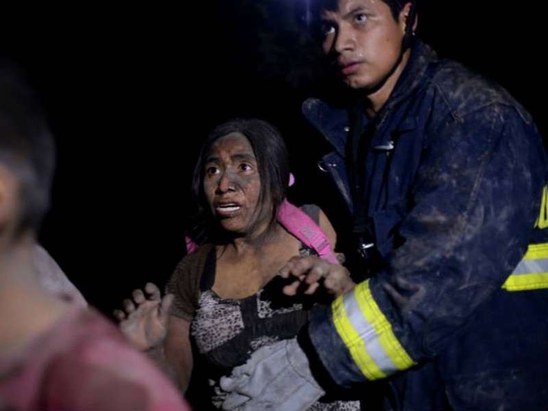 62 muertos por erupción del volcán de Fuego