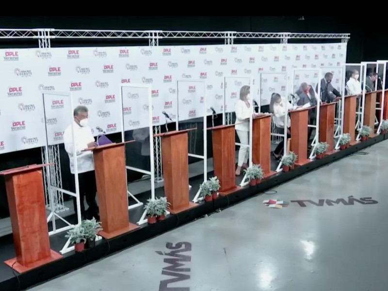 7 de 10 candidatos participaron en debate por alcaldía xalapeña