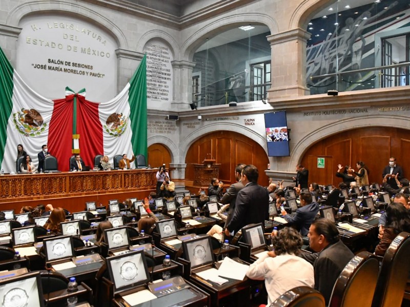 7 de cada 10 pesos a salud y educación