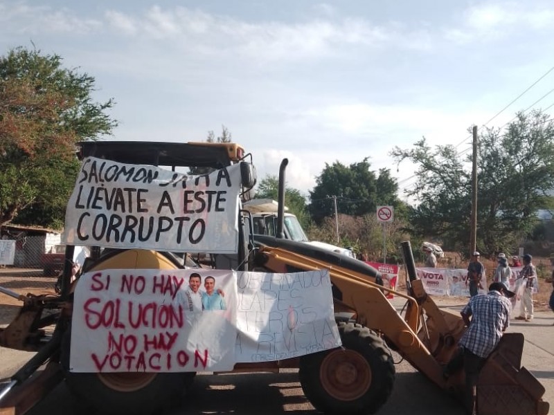 7 días de bloqueo; amenazan con boicot electoral en Ayoquezco