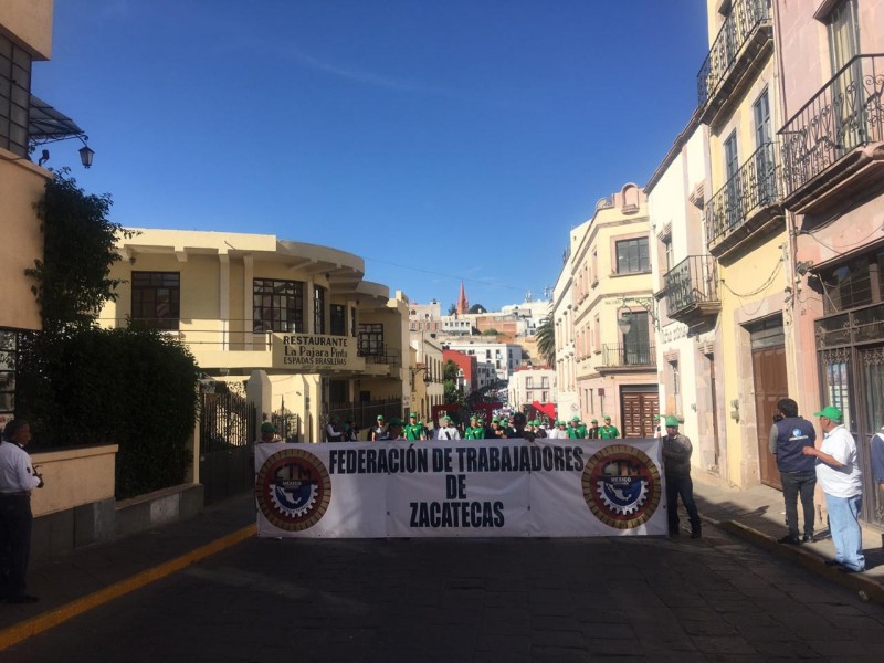 7 mil trabajadores salen a exigir sus derechos