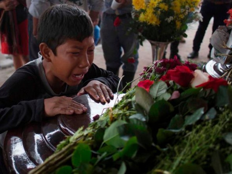 75 muertos por erupción de volcán de Fuego