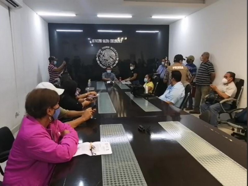 8 de 12 concejales en oposición por administración de SalinaCruz