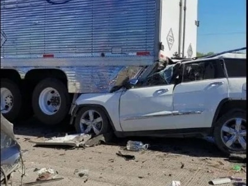 8 lesionados en accidente en carretera Santa Ana - Caborca