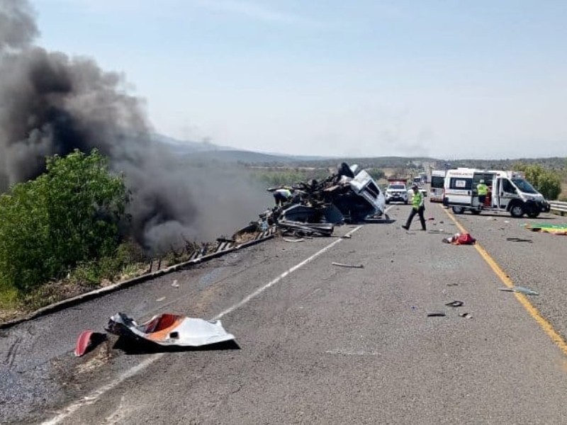 21 muertos y varios heridos tras accidente en la Cuacnopalan-Oaxaca