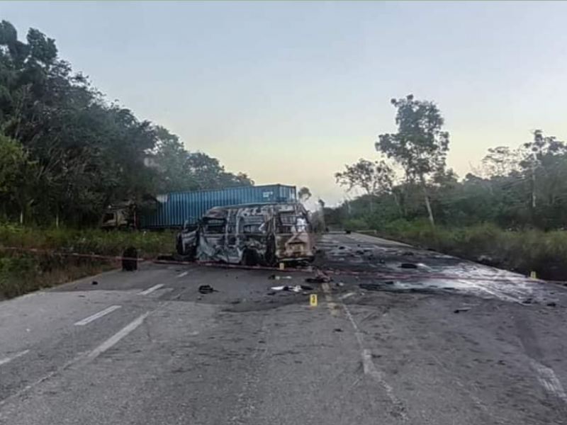 8 personas muertas en accidente en Quintana Roo