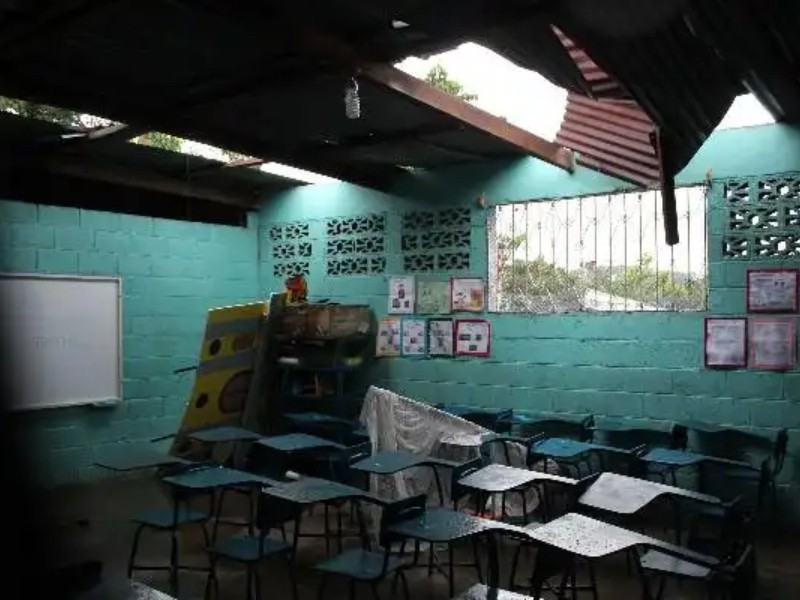 800 alumnos de 5 escuelas siguen sin clases en la Sierra