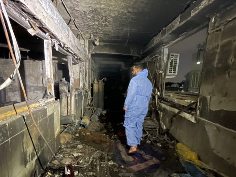 82 personas mueren en incendio de Hospital Covid en Bagdad