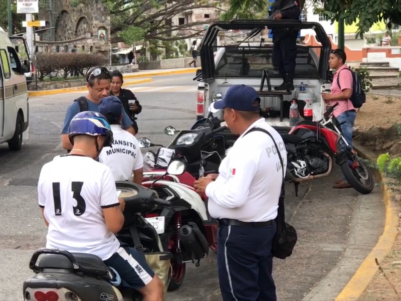 876 pesos de multa por no portar casco