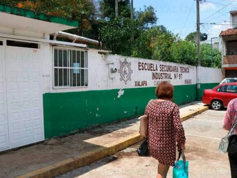 898 Directores de escuelas serán sancionados: SEV