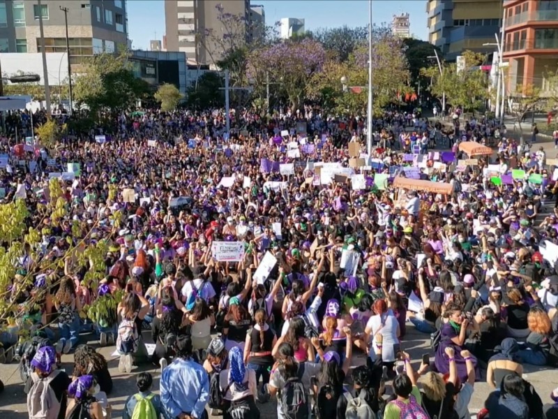 #8M Marchan 15 mil mujeres en Guadalajara contra las violencias