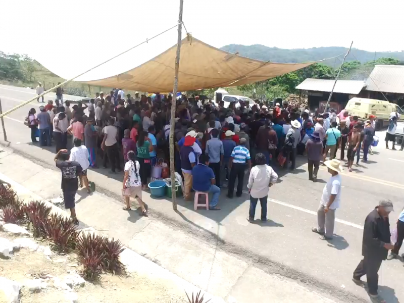 9 días de bloqueo en Boca del Monte