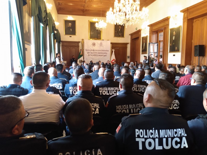 9 de cada 10 policías evaluados en Edomex