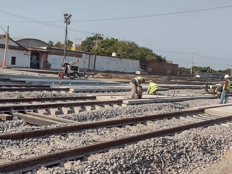 95% de avance de rehabilitación de vías férreas en Ixtepec