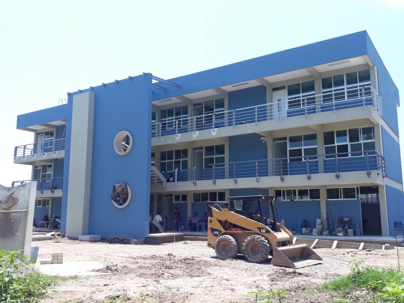 95% de avance reconstrucción preparatoria No. 5 Tuxpan