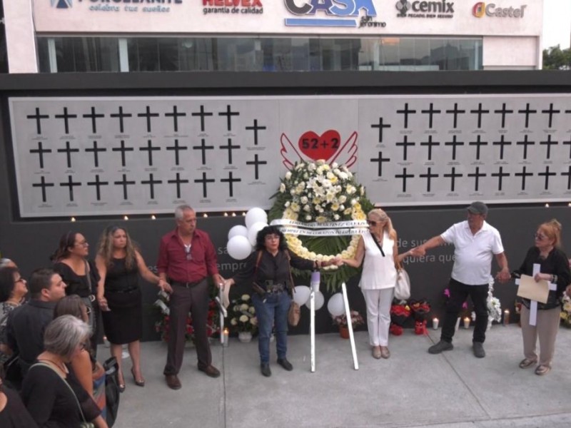 A 13 años del Casino Royale, develan nuevo memorial