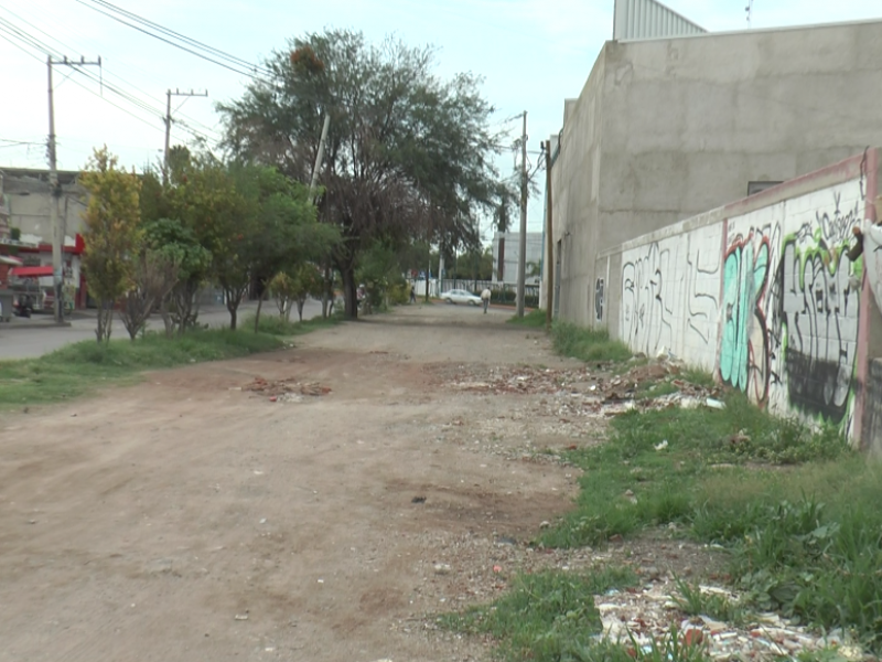A 20 años, vecinos siguen esperando pavimentación de Bulevar