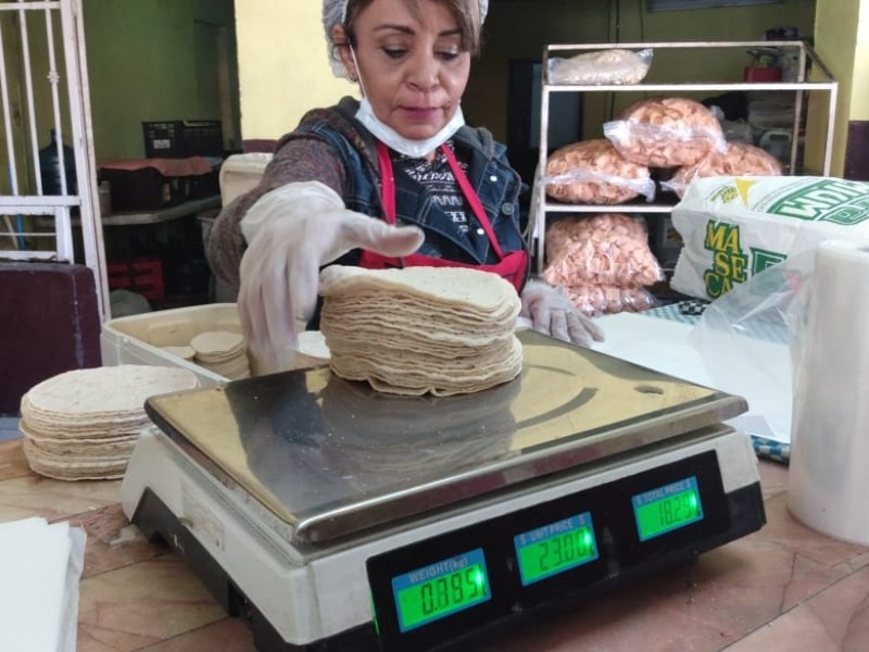 A $23 el kilo de tortilla de maìz