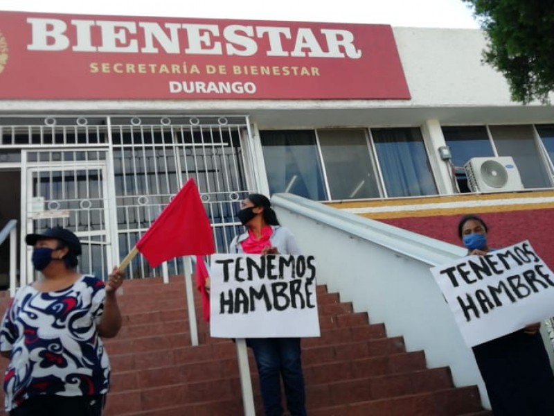 A cacerolazos se vuelven a manifestar en Secretaria de Bienestar