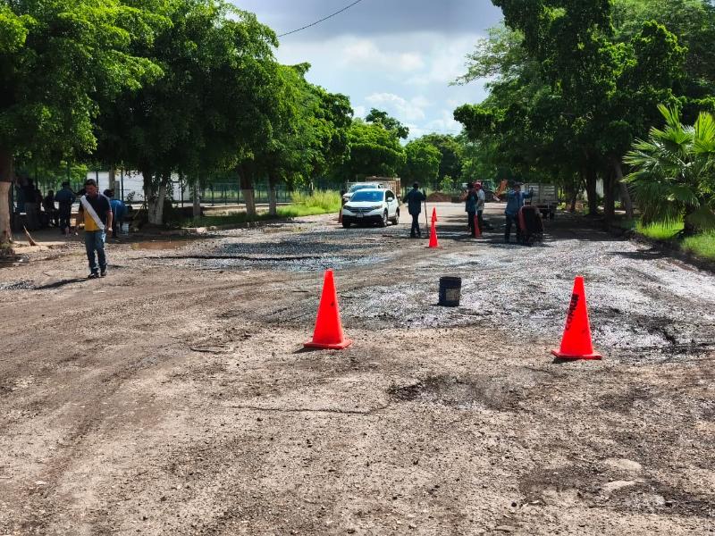 ¡A contrarreloj! Ayuntamiento tapa con asfalto los baches del Chevron Park