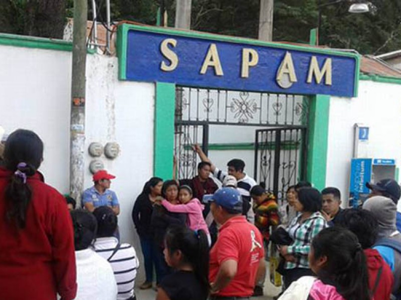 A huelga trabajadores del SAPAM