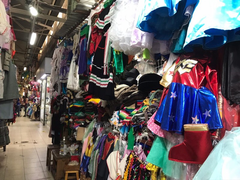 A la baja ventas de trajes patrios