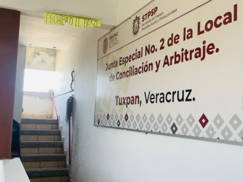 A la deriva Junta de Conciliación y Arbitraje en Tuxpan