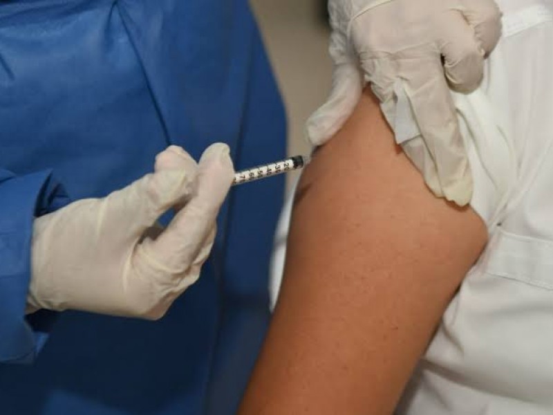 A mediados de octubre comenzaría vacunación contra Covid-19 e Influenza