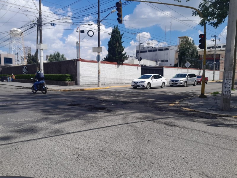 A pesar bacheo, avenida primero de mayo en malas condiciones