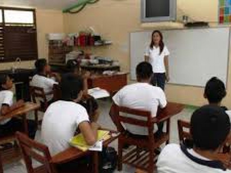 A pesar de carencias alumnos de telesecundarias salen adelante