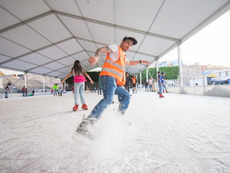 Pista de hielo y juegos mecánicos gratuitos de Guanajuato