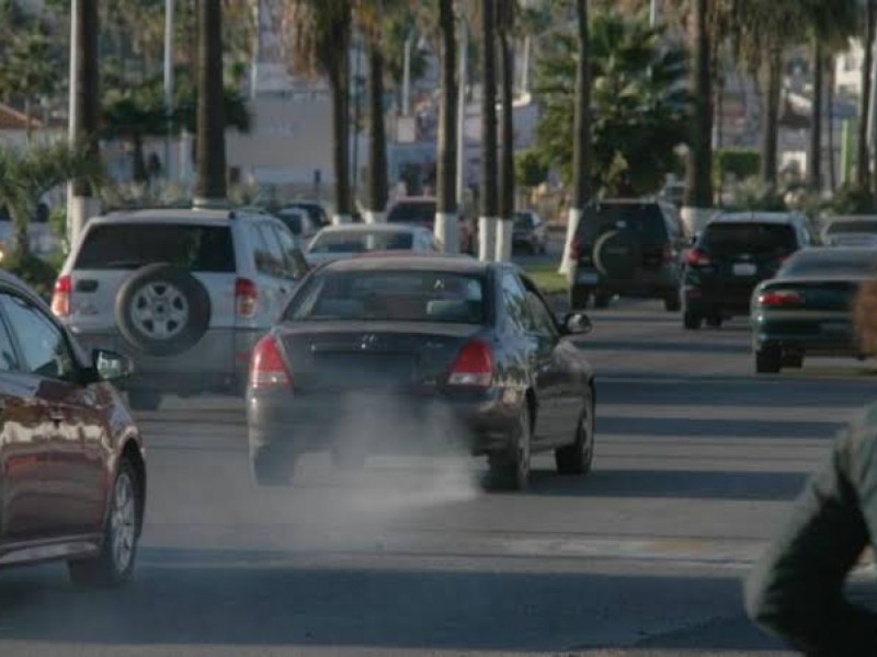 A verificar automóviles en Torreón para evitar multas