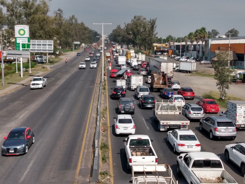 A vuelta de rueda en Periférico por obras