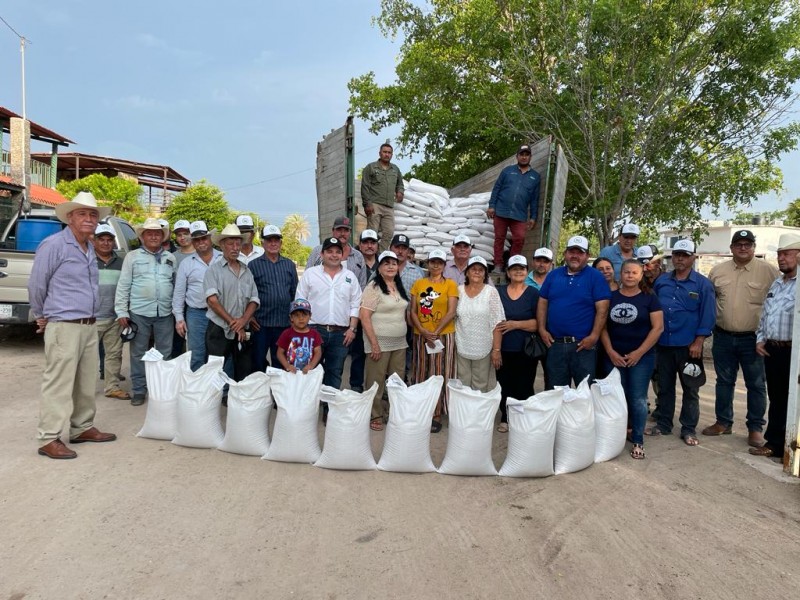 AARSP entrega semilla de sorgo a productores de temporal