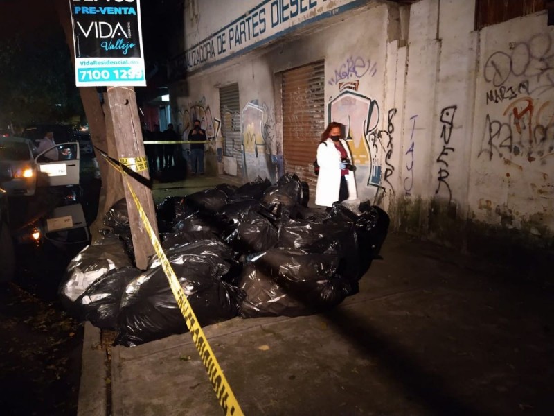 Abandonan bolsas con medicamento en Azcapotzalco