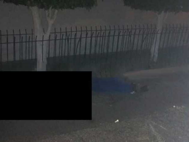 Abandonan cadaver de chica en jardinera de Coacalco