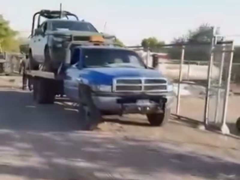 Abandonan camionetas artilladas en Angostura