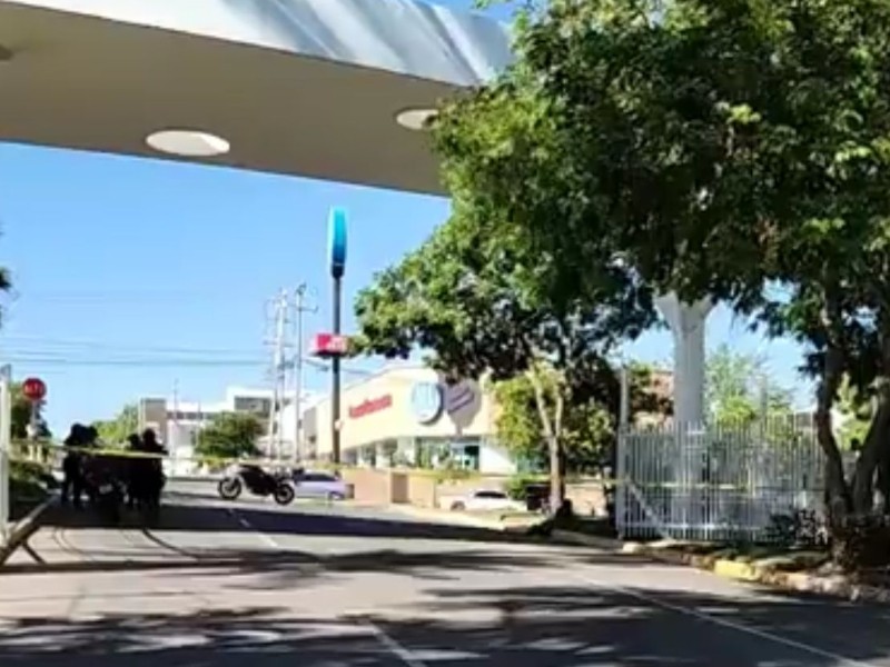 Abandonan Hielera con presuntos restos humanos en el Parque 87