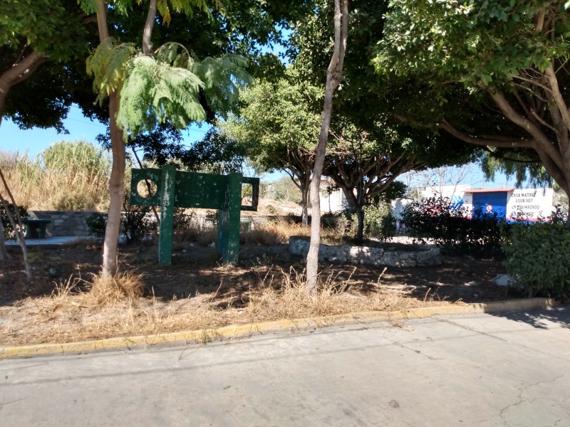 Abandonan parque de la Colonia Granjas de Oriente