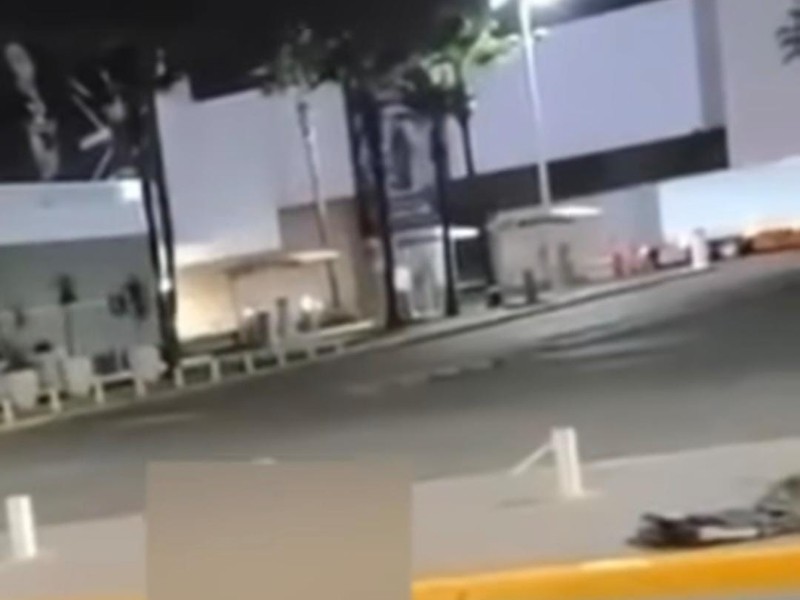 Abandonan restos humanos frente a Forum, Culiacán