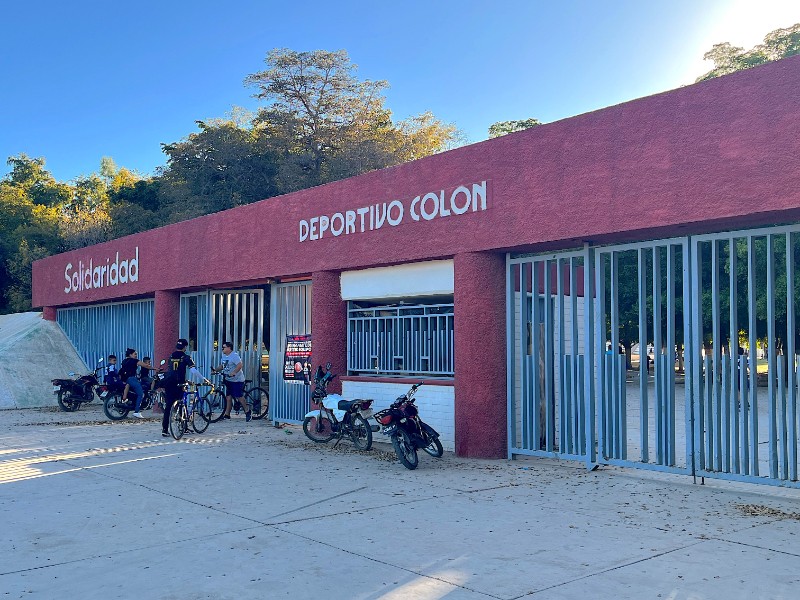 Abandona Ayuntamiento de Guasave al Deportivo Colón; indigna a ciudadanos