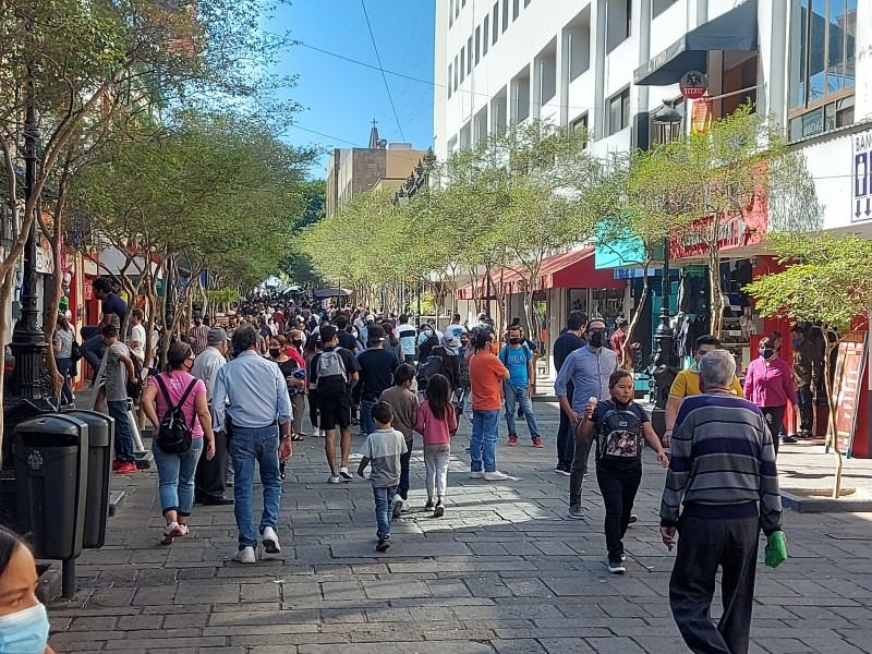 Abarrotan turistas nacionales el centro de Guadalajara